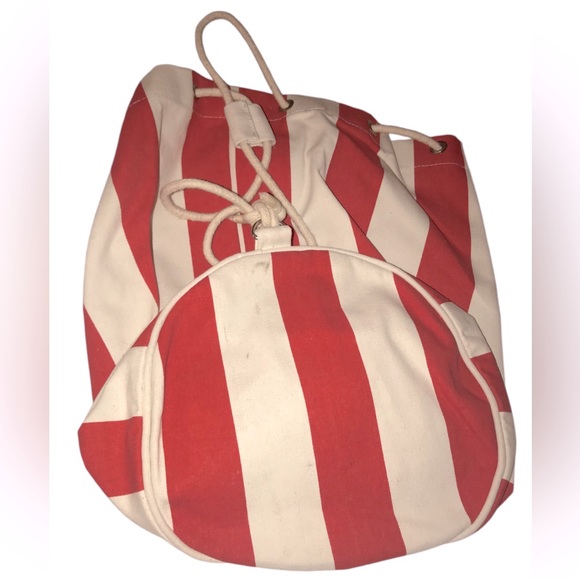 Macy’s Vintage Canvas Bag Red Offwhite Pocket Rope Sling Backpack Beach Workout - Picture 3 of 5